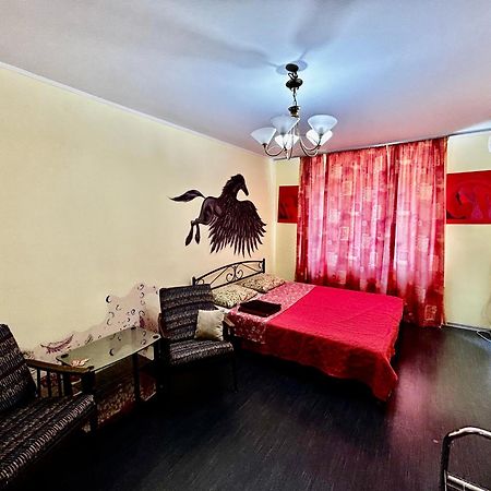 קייב Apartment Near Train Station And Close To City Center מראה חיצוני תמונה