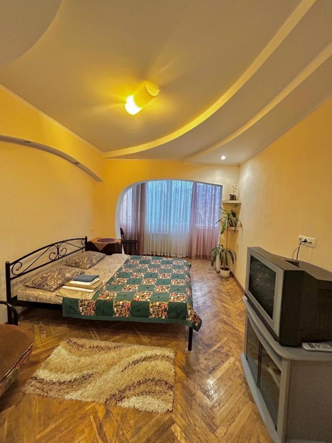 קייב Apartment Near Train Station And Close To City Center מראה חיצוני תמונה