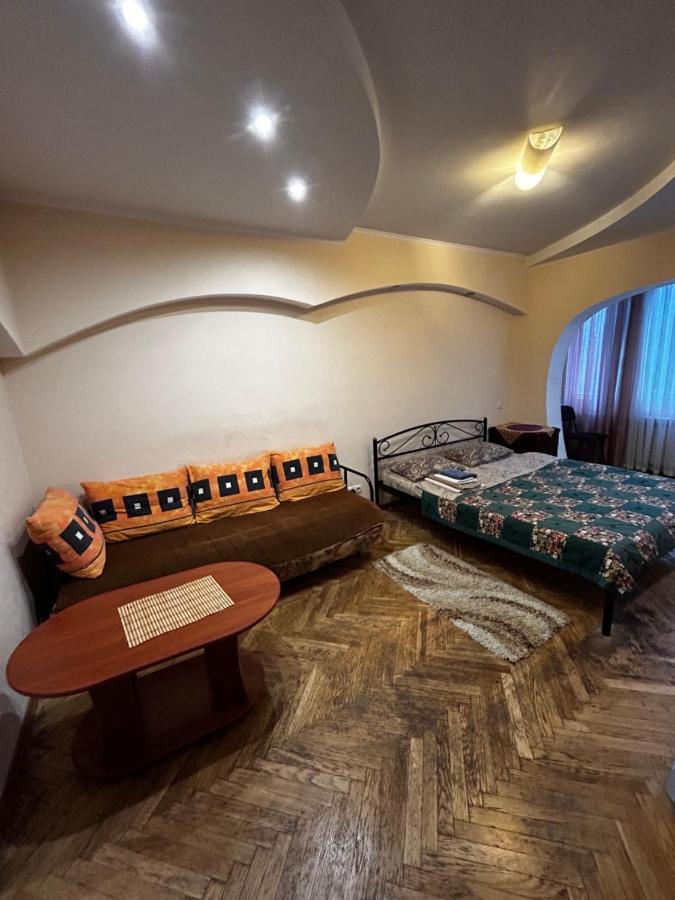 קייב Apartment Near Train Station And Close To City Center מראה חיצוני תמונה